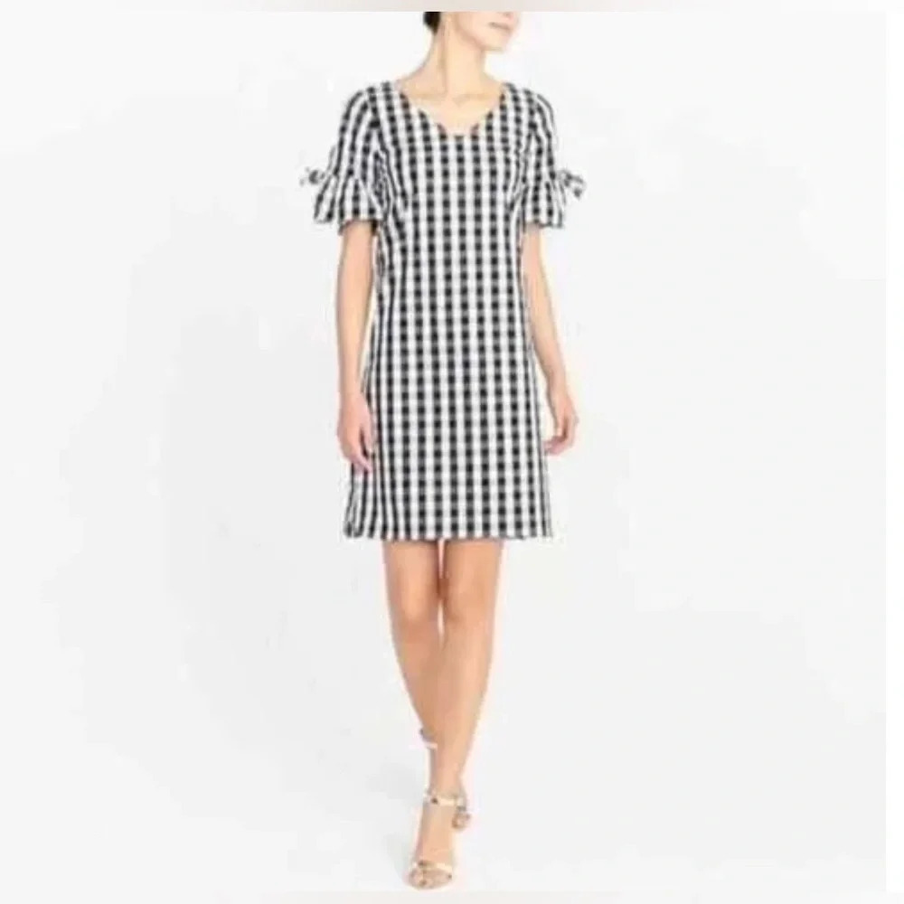 J crew
Gingham dress
Black/ white
Size xs
Pit to pit 17”
Length 34”